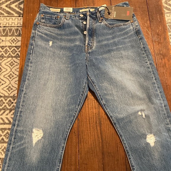 NWT Levi’s premium wedgie. All size 30. Fits like a 29 - Picture 2 of 4